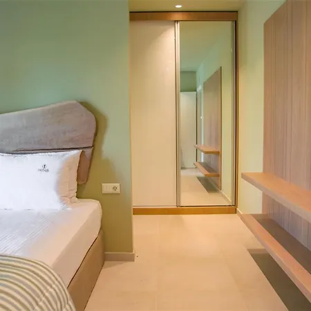 Tresor Sousouras Hotel