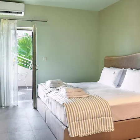 Tresor Sousouras 4*