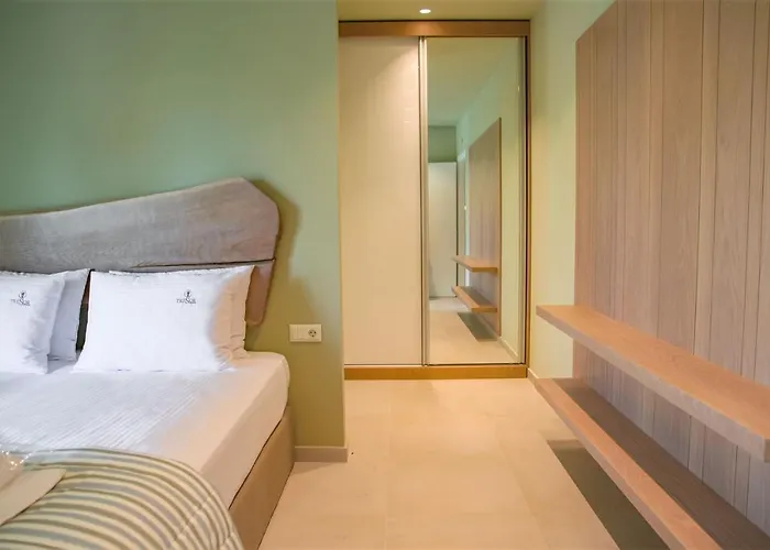 Tresor Sousouras Hotel