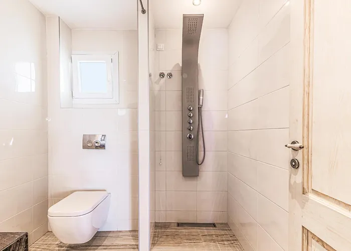 Tresor Sousouras Hotel